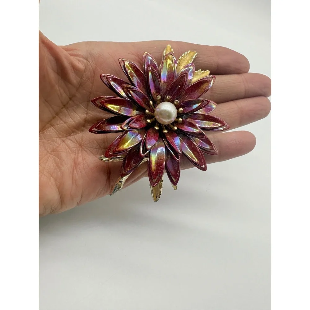 Vintage Style Plum Iridescent Enamel‎ Flower Brooch Gold Tone Faux Pearl